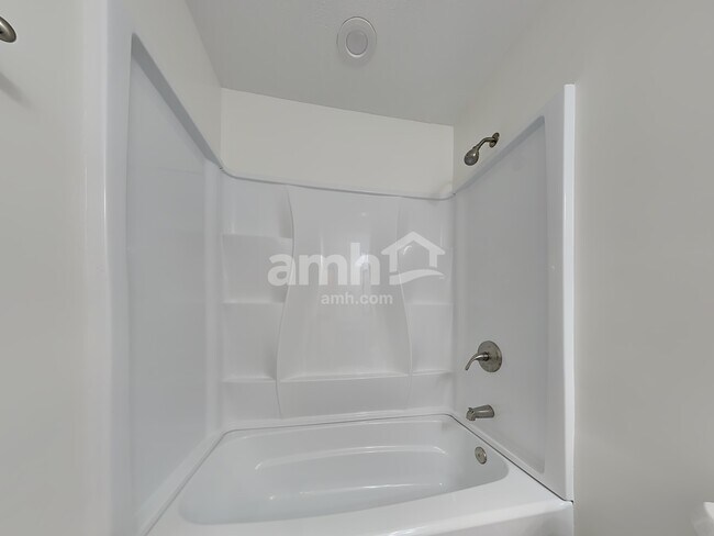 Building Photo - 127 Ann Cove Ln