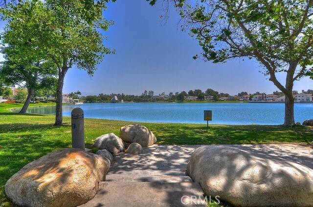 Building Photo - 53 Goldenrod