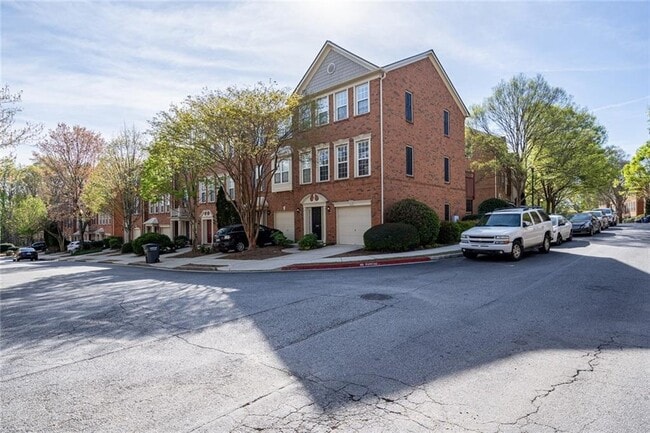 Building Photo - 2302 Towneheights Terrace SE