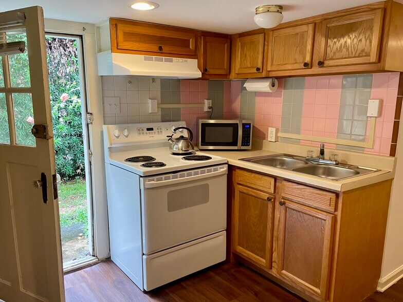 Kitchen - 912 Wilson Dr