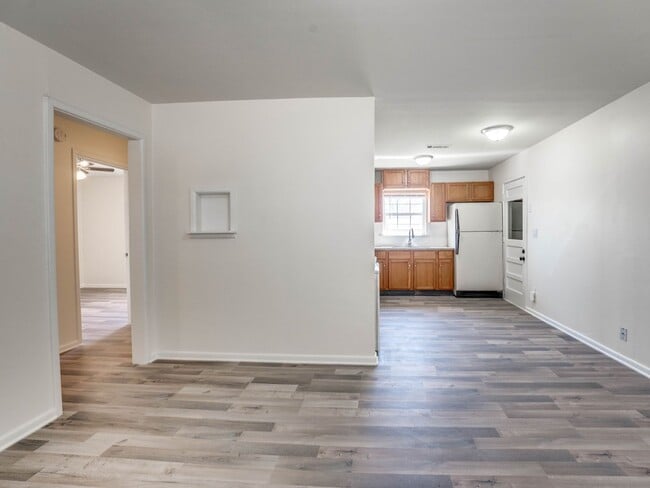 Building Photo - 2 Bedroom, 1 Bath Home in Shawnee!