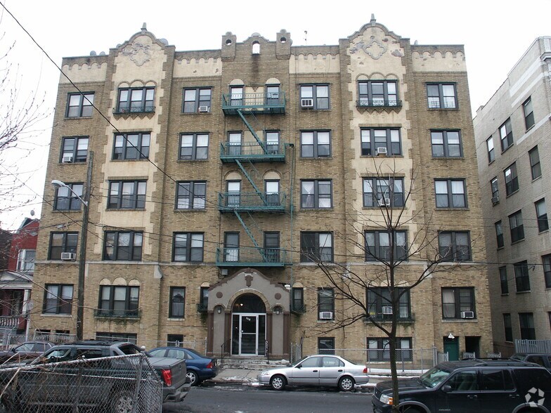 Building Photo - 115 Fairview Ave