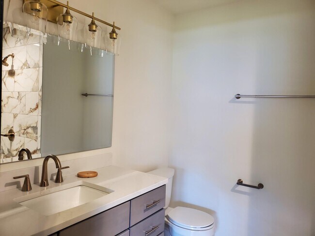 Building Photo - 18625 Lola Dr