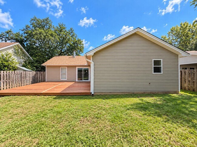 Building Photo - 3022 Blue Pine Ln