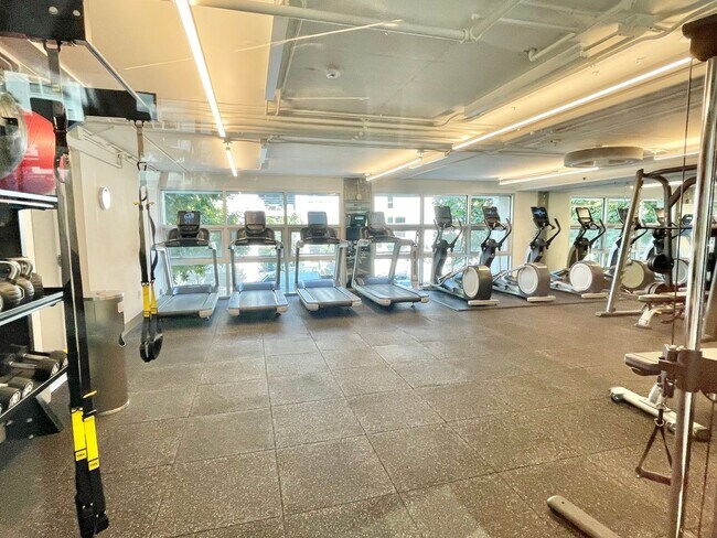Building Photo - South Beach Contemporary Top Floor New Yor...