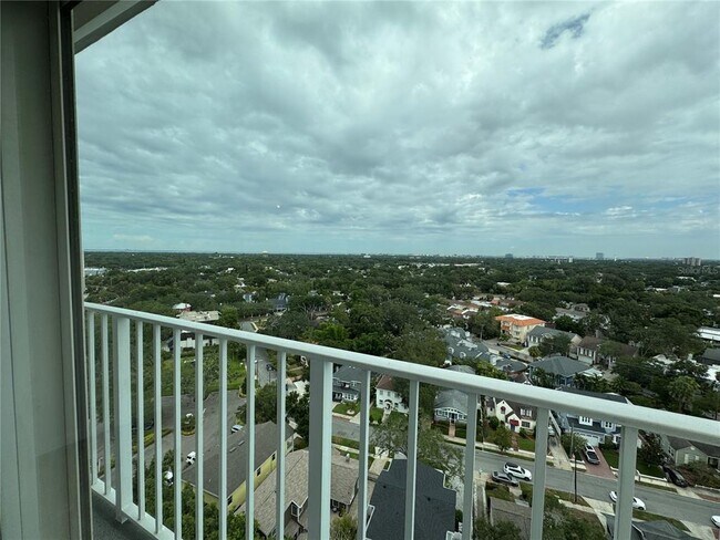 Building Photo - 2611 Bayshore Blvd