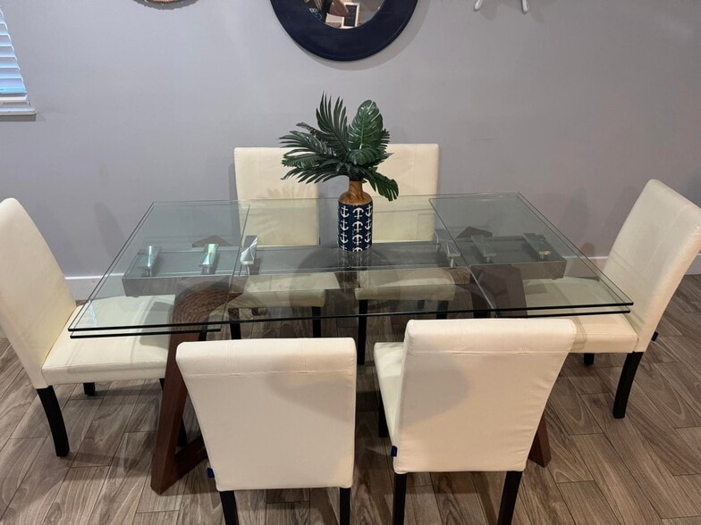 Building Photo - 601 N E St