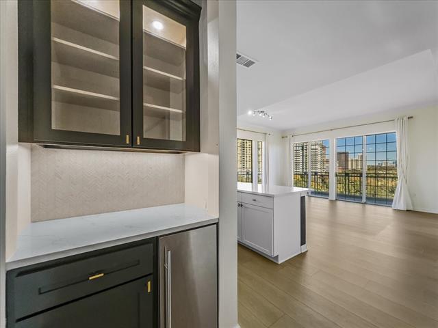Building Photo - 3225 Turtle Creek Blvd Blvd