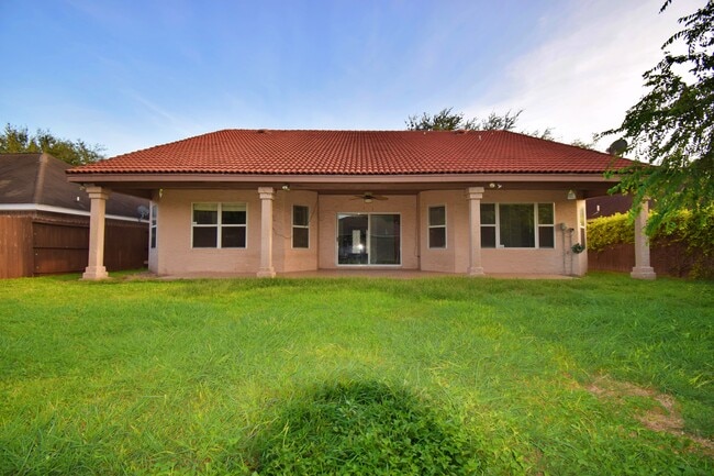 Building Photo - 3801 San Roman St