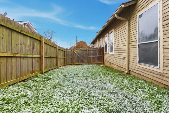 Building Photo - 1602 Branson Ave