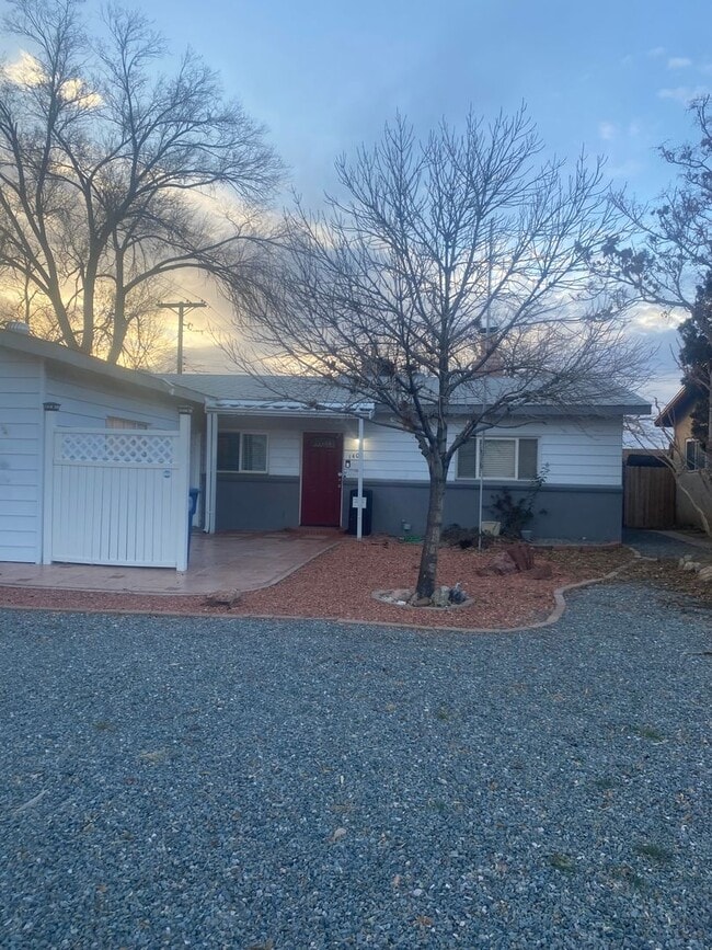 Building Photo - Beautiful 3bd home in NE Heights