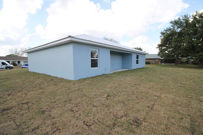 Building Photo - Amazing 3 BD/2BA Home in Sebring!!