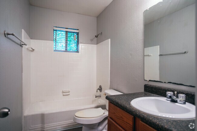 3BR,2BA - Manchester Park Apartments