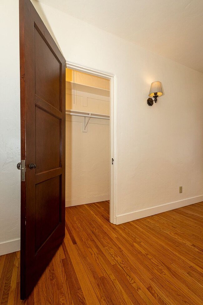 Building Photo - Beautifully Restored 3BR Miracle Mile Duplex | 1,725 SF | Near Metro D Line