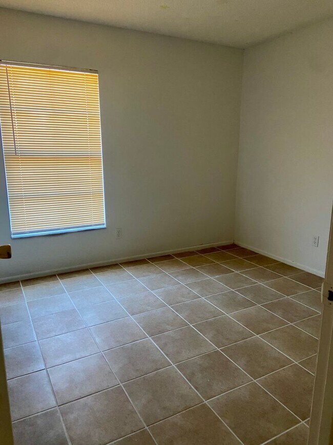 Building Photo - MOVE IN SPECIAL!! HALF A MONTH'S RENT!!lov...