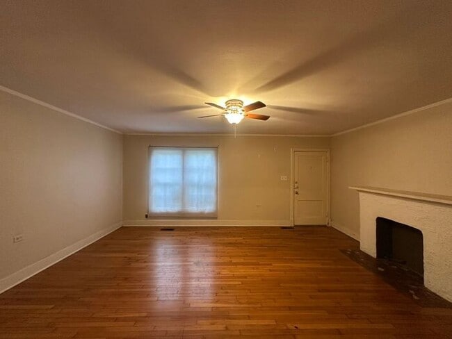 Building Photo - 2 Bedroom 1 Bath Unit in Central Tyler! *L...
