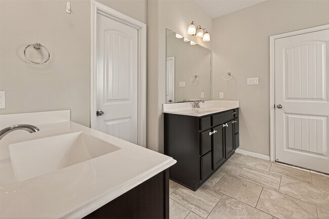 Building Photo - 28707 Bonham Park Ct