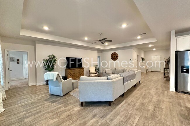 Building Photo - 8090 Silver Maple Dr