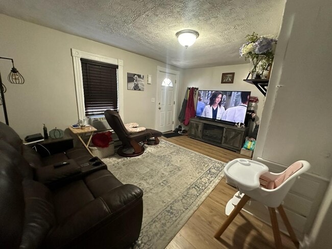 Building Photo - 747 Pine St