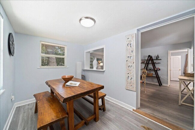 Building Photo - 140 McLeod St