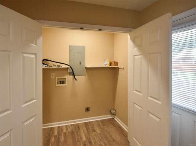 Building Photo - 3840 Browns Rd