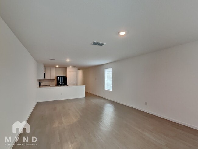 Building Photo - 213 Poplar Pl