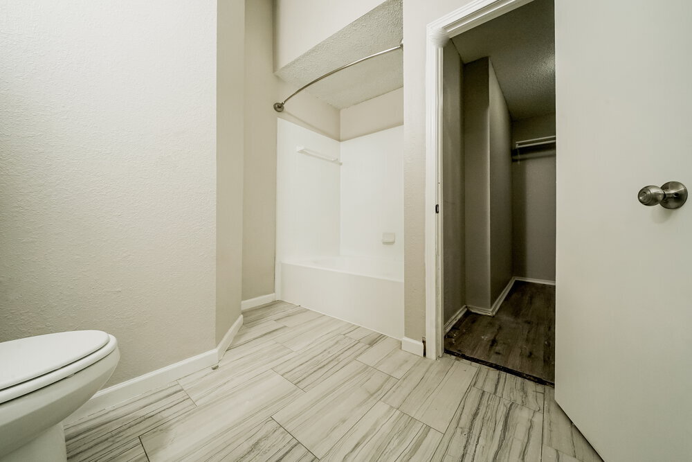 Building Photo - 1307 Jasmine Dr