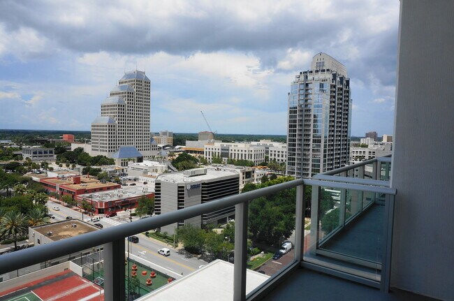 Building Photo - Large 1 Bed Loft with 20 Foot Wall of Glass City View at The VUE!