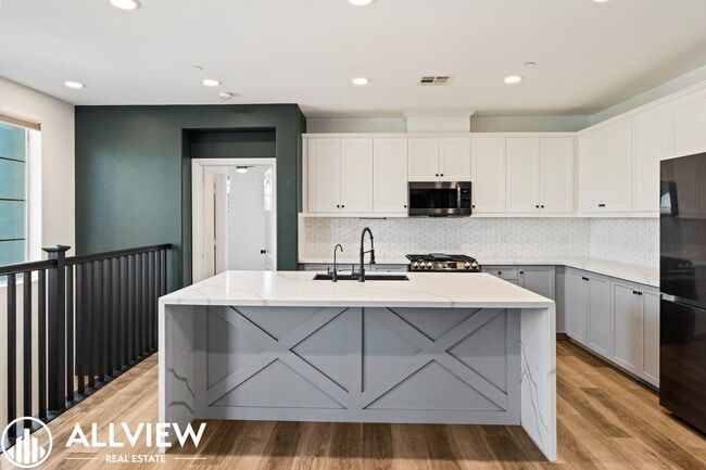 Building Photo - Turnkey 2 Bedroom, 2.5 Bath End Unit Townhome Available NOW in Rancho Mission Viejo!