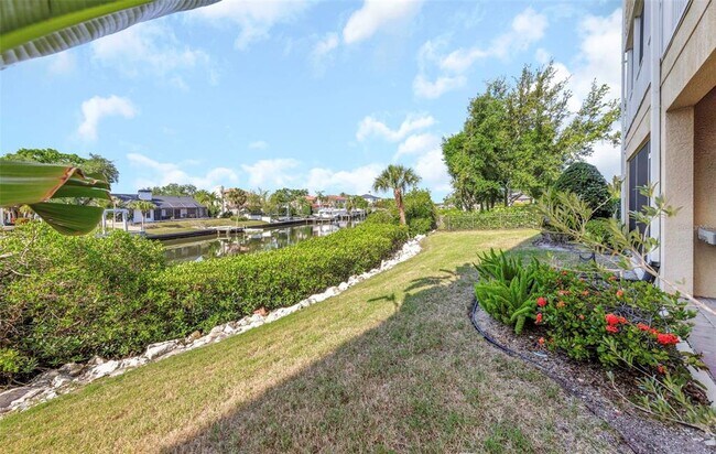 Building Photo - 4022 Rocky Shores Dr