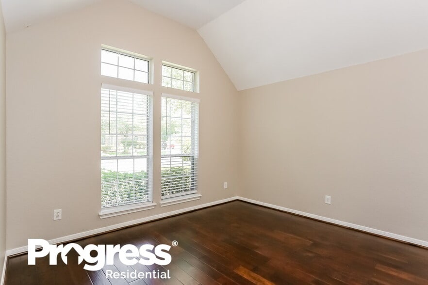 Building Photo - 13207 Castle Combe Dr