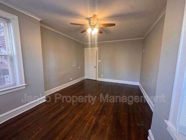 Building Photo - 5903 W Huron St