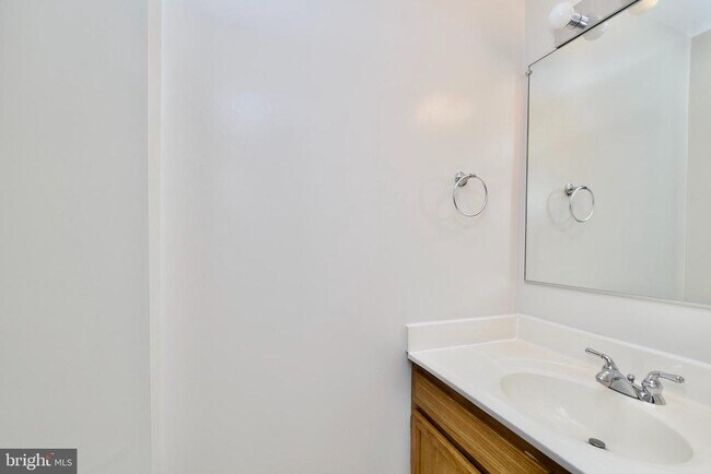Building Photo - 6643 Medinah Ln