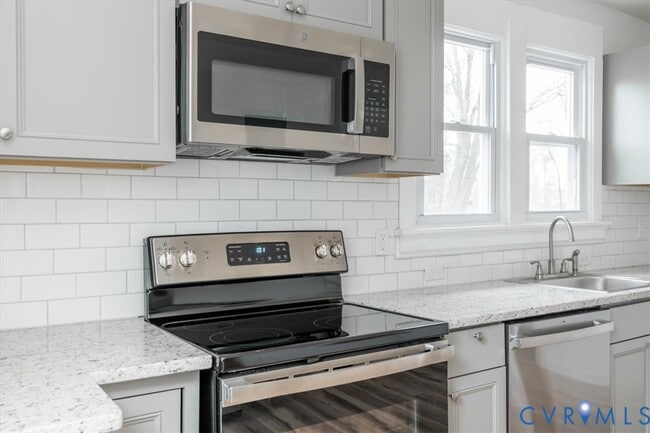 Building Photo - 2726 Alexander Ave