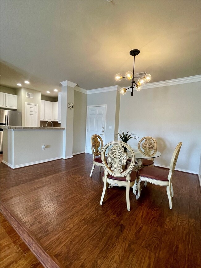 Building Photo - 2400 McCue Rd