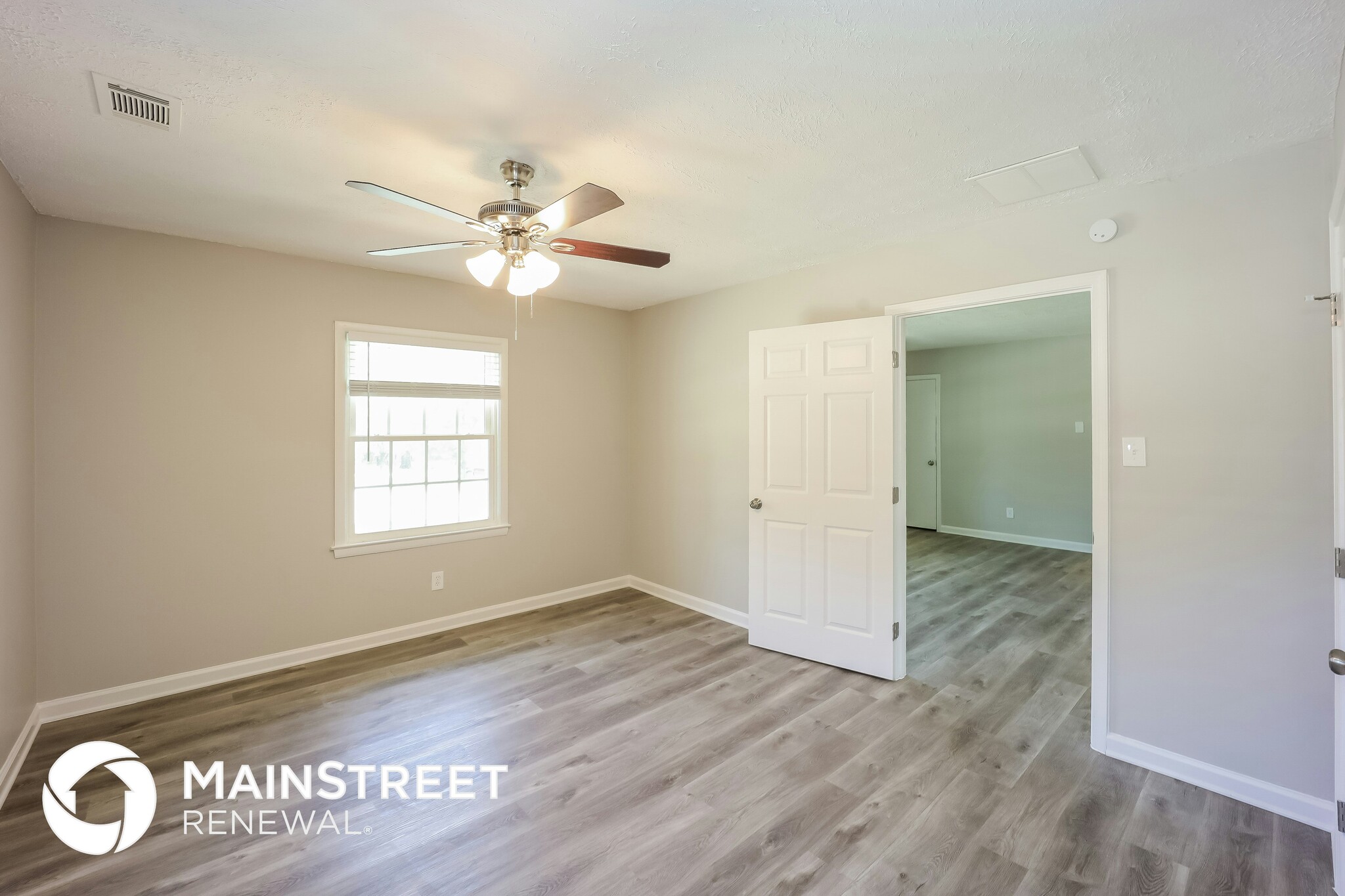 Building Photo - 8143 Huntington Dr