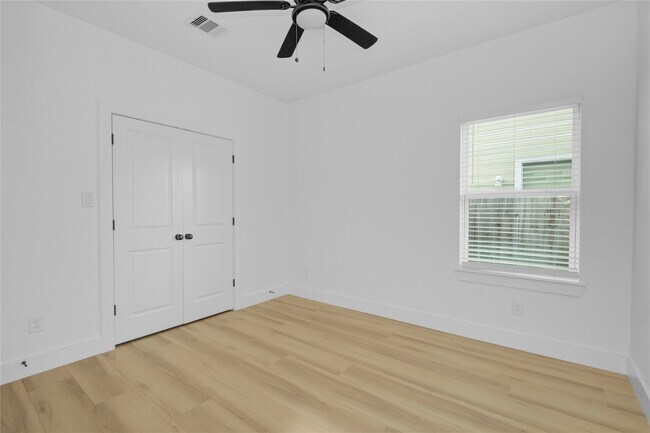 Building Photo - 8412 Sunnyhill St