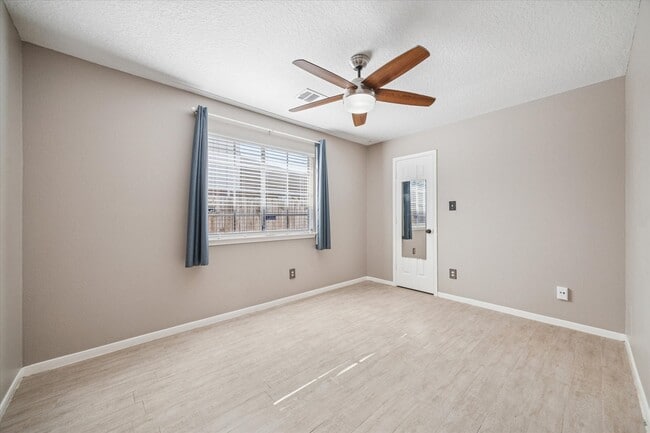 Building Photo - 3414 Sapling Oak Dr