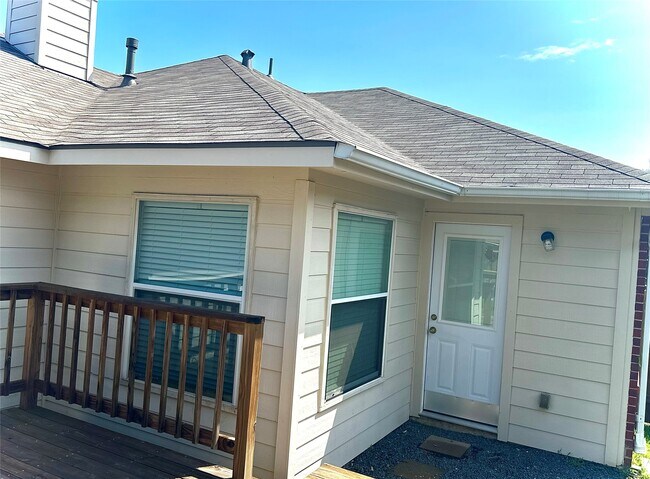 Building Photo - 7202 Roundrock Park Ln