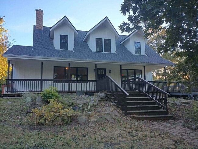 Building Photo - 29W139 Childs St