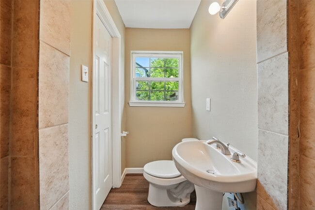 Building Photo - 3615 Seabrook St