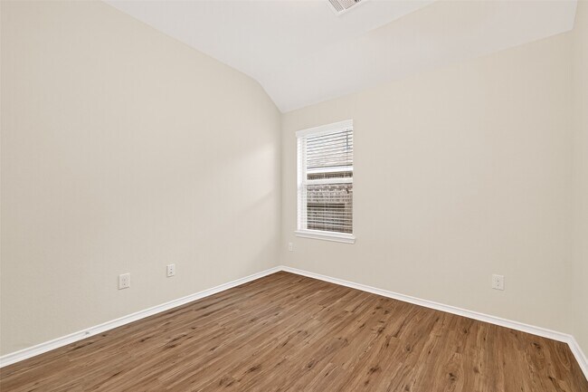 Building Photo - 2754 Little Caney Way