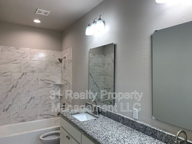 Building Photo - 3503 Brookstone Dr