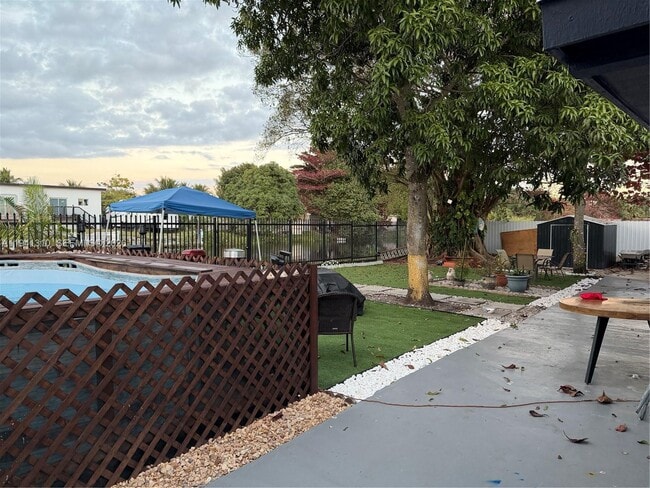 Building Photo - 2101 NW 105th Terrace