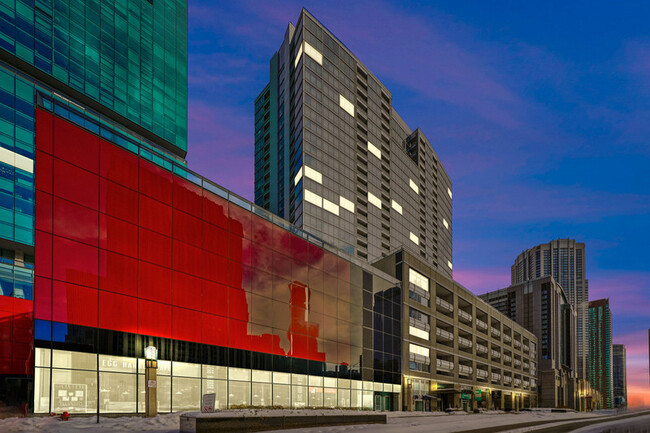 Building Photo - 240 E Illinois St