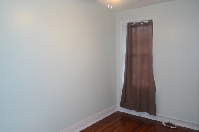 Building Photo - Charming 2 Bedroom/1 Bathroom Townhome in Woodberry, MD - Close to Light Rail!