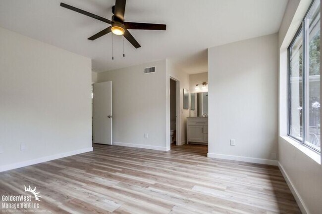 Building Photo - Charming 4Bdm 2Ba Home and Private Patio i...