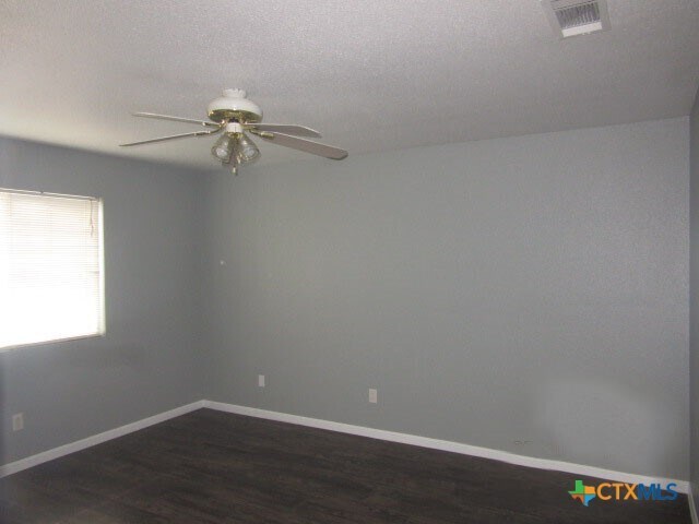 Building Photo - 3808 Sunflower Dr