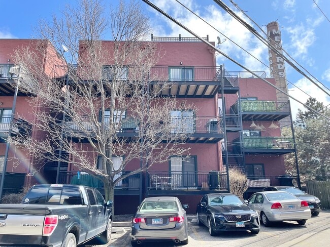 Building Photo - 2734 N Wolcott Ave