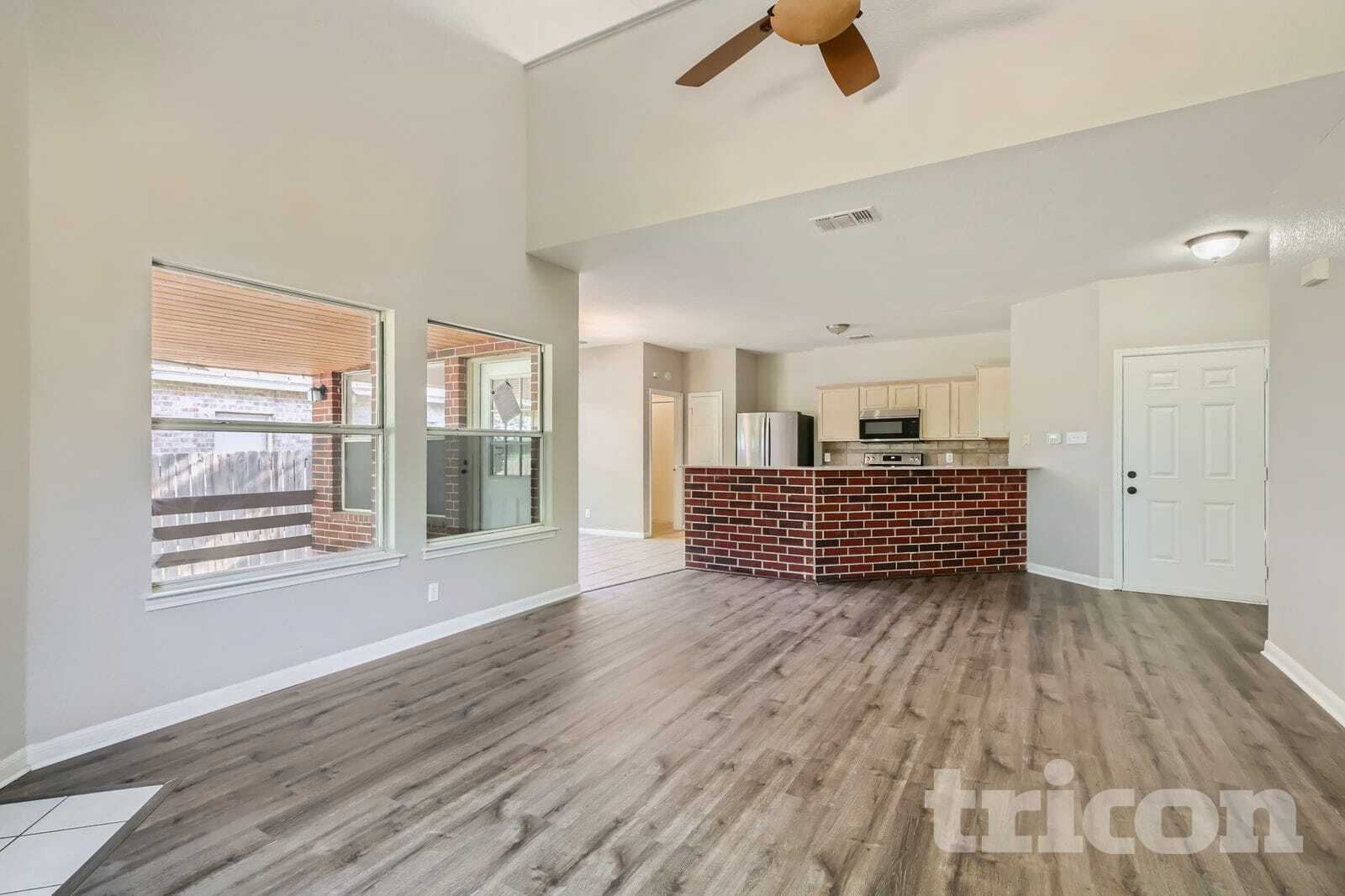 Building Photo - 12430 Canyon Ct